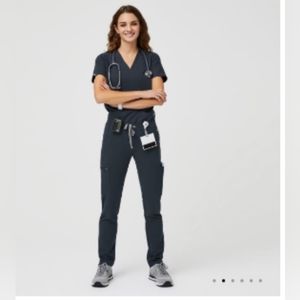 Figs yola small tall with Catarina scrub top small. Excellent used condition!